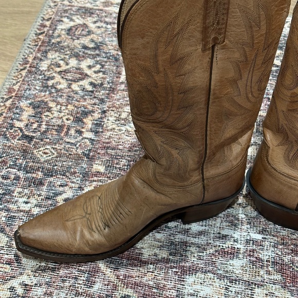 8.5 Lucchese tan Boots - Picture 8 of 10